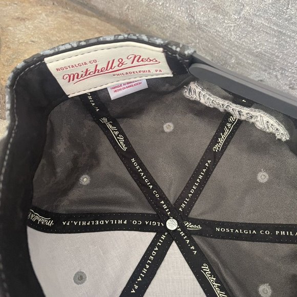 Mitchell and Ness NBA Golden State Warriors Ballistic Camo Snapback Hat Grey - Picture 6 of 9